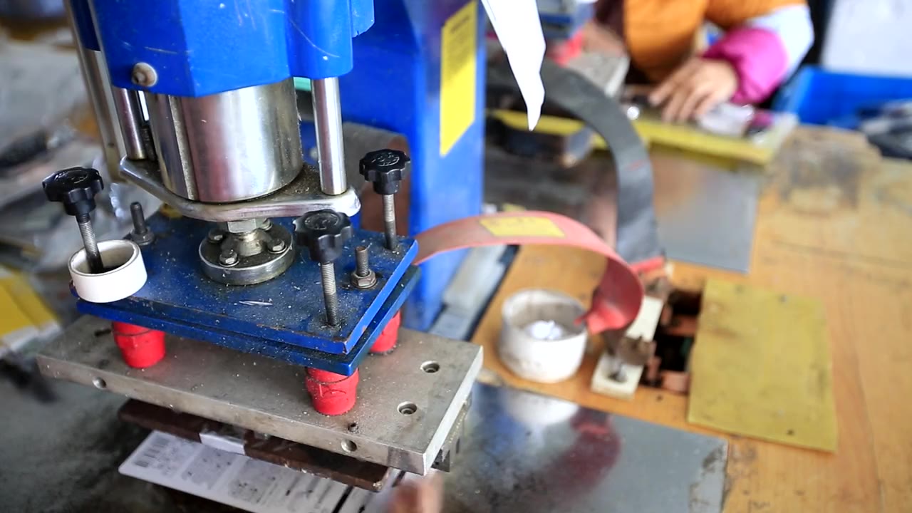 Multi-function safety utility knife    385601