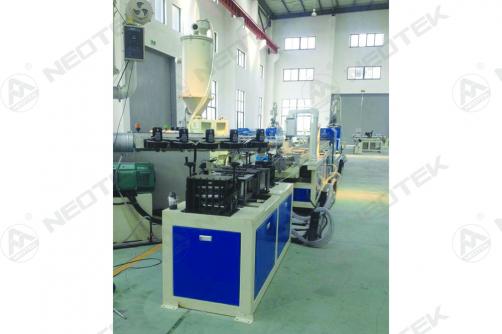 High Speed Of Large-Diameter Steel-Reinforced HDPE Pipe