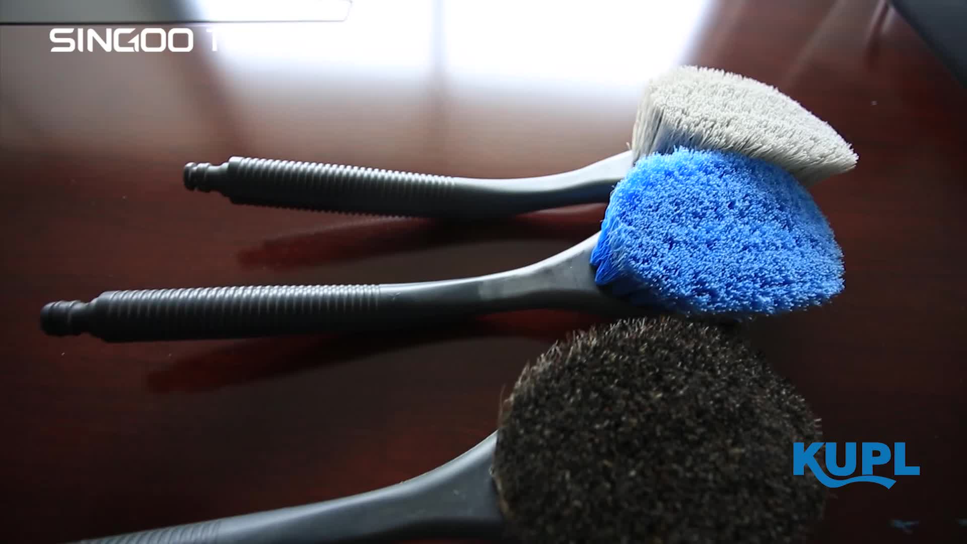 PE-foaming Sponge Curly Bristle Bathroom Brush