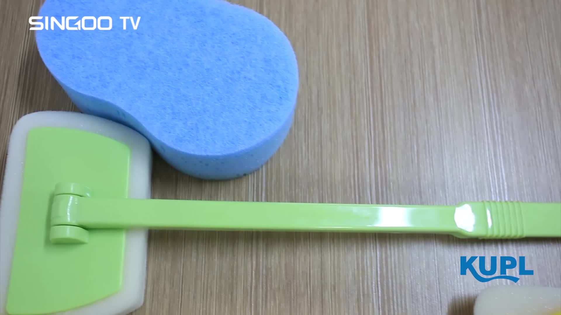 PE-foaming Scouring Pad Bathroom Brush