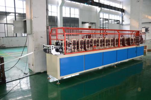 Drywall roll forming machine