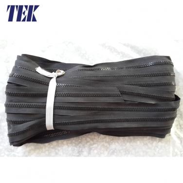 Delrin (Plastic)Zippers Long Chain