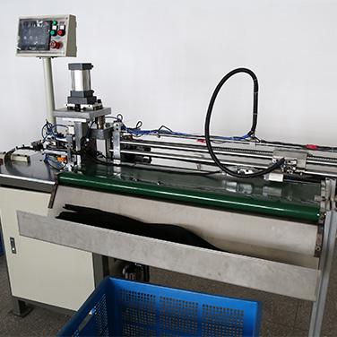 Auto ultrasonic open-end cutting machine (With robotic function)