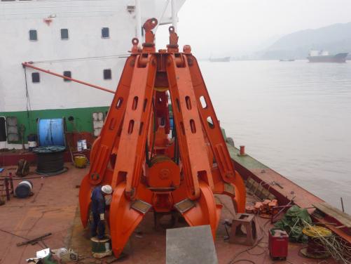 Dredging Orange Peel Grab
