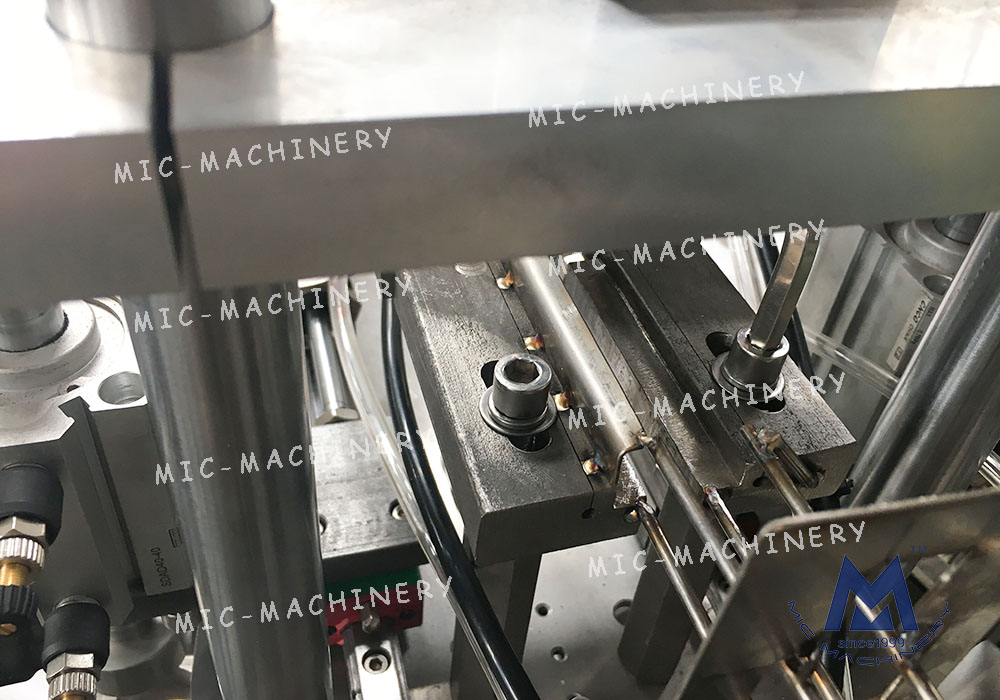 Liquid Vitamin Filling Machine（MICE40 automatic eliquid filling