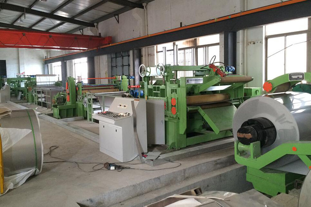 Slitting and cut to length line