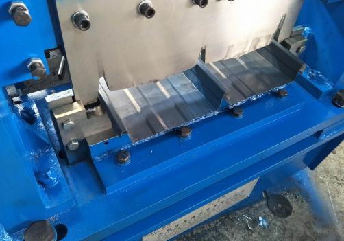Metal Roofing Sheet Roll Forming Machine