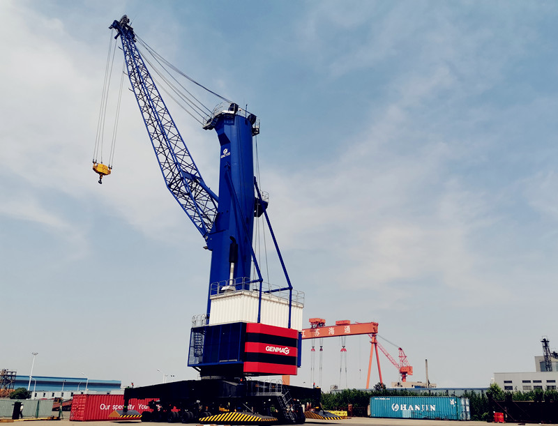 Rainbow Heavy Machineries Co., Ltd. Ganó la Oferta sobre el Pedido de Una Grúa Portuaria Móvil de 105T de GENMA