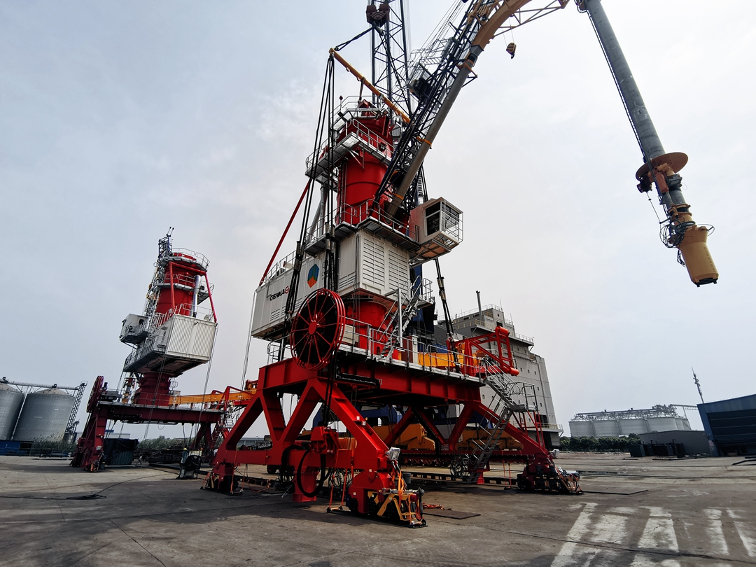 Two GENMA pneumatic ship unloaders were shipped smoothly
