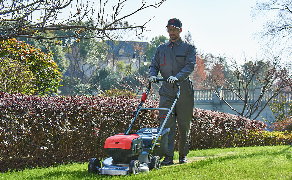 Worth 84V PowerMax Lithium Battery Push Lawn Mower with 2 Batteries and  Charger, Self Propelled Heavy Duty Electric Cordless Lawnmower Clearance,  Brushless Motor Reel Mower Automatic : : Garden