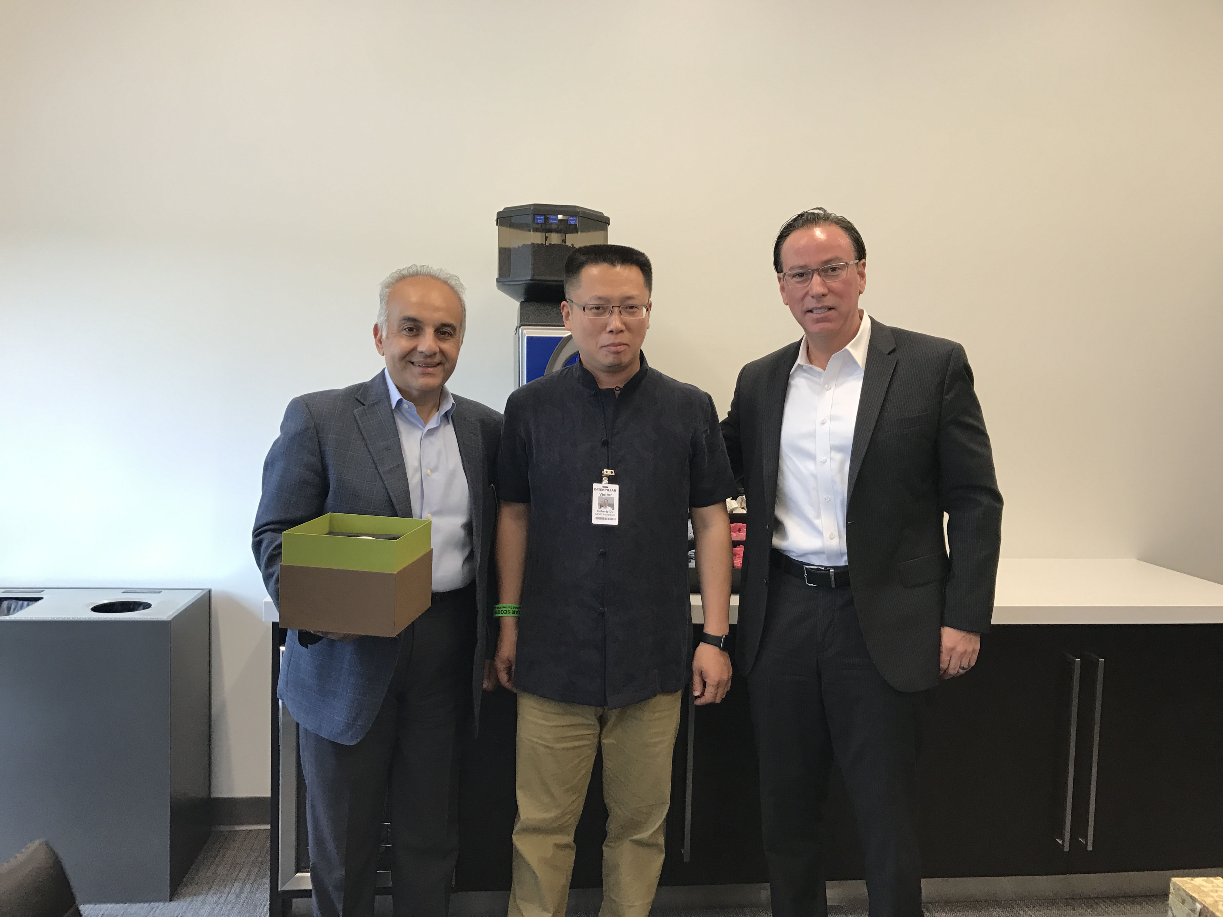 The TMT of Perkins Global, OEPresident Mr. Ramin Younessi(The left one), Vice President Mr. Chris Snodgrass(The right one) of Perkins Global and Chairman of MPMC Mr. Du Jianfeng
