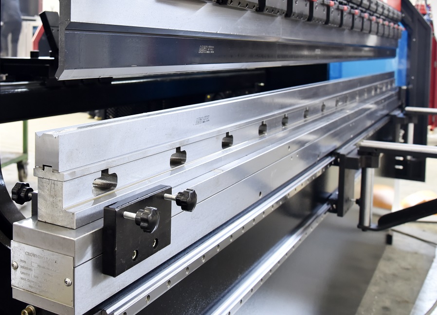 160t electro-hydraulic synchronous cnc bending machine