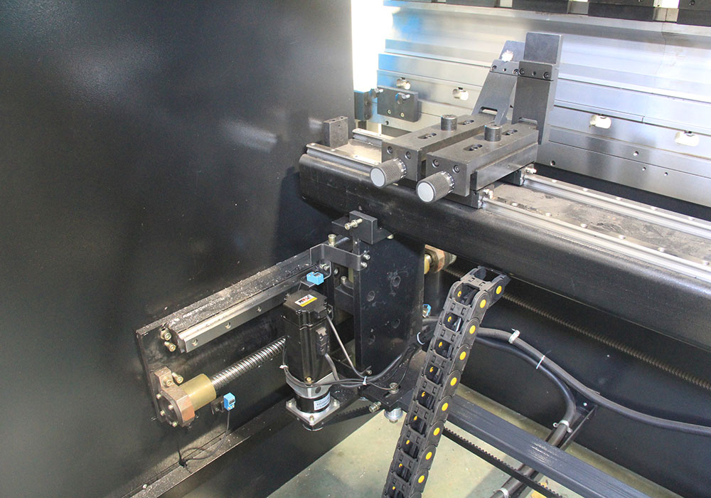 220t electro-hydraulic synchronous cnc bending machine